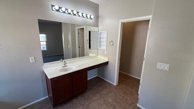 Building Photo - 44424 W Knauss Dr