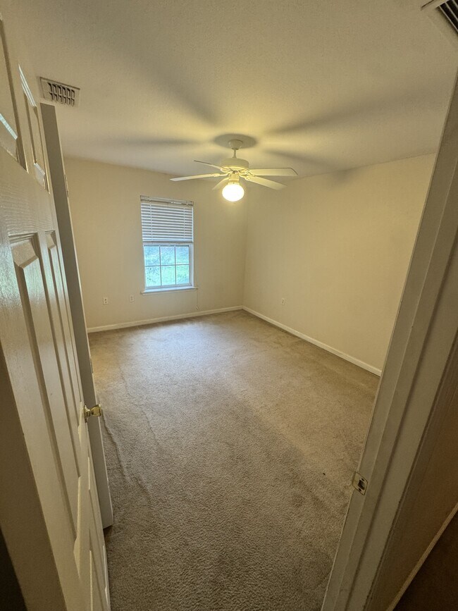 Building Photo - 2738 W Tharpe St