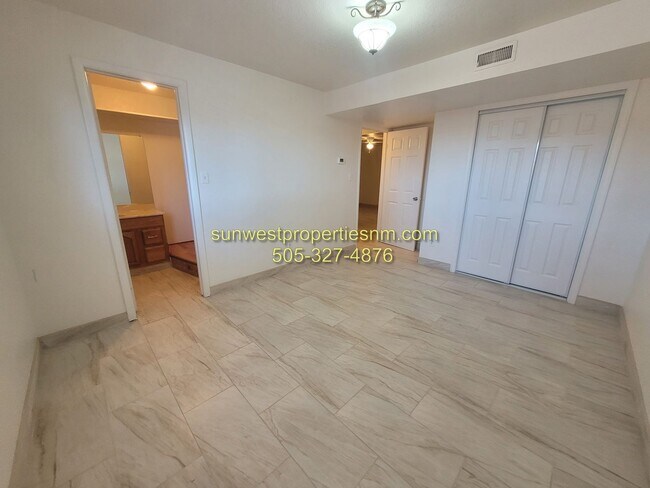 Building Photo - 4 Bedroom, 2.5 Bath Home for Rent