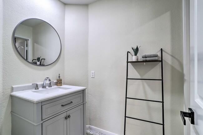 Building Photo - 44065 Dalea Ct