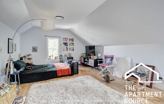 Building Photo - 1626 N Washtenaw Ave