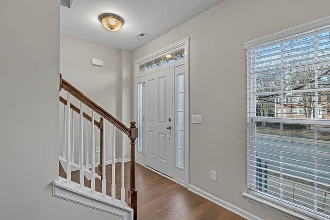 Building Photo - Middle Tennessee Blvd Townhome