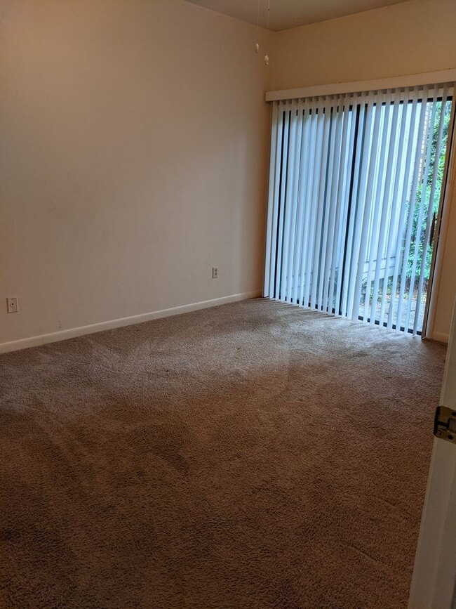 Building Photo - 2/2 in Pebble Creek