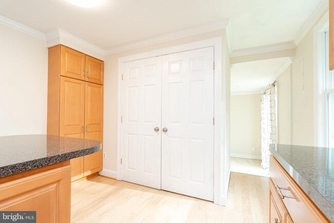 Building Photo - 60 Killdeer Ave