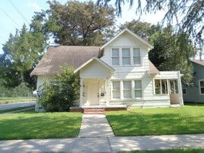 Building Photo - 3230 Ohio St