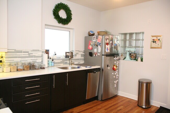 Building Photo - 2706 N Richmond St