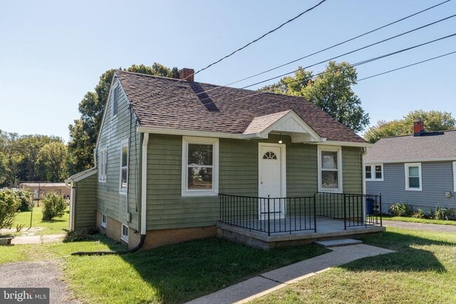Building Photo - 15 Ritters Ln