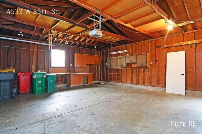 Building Photo - 4533 W 85th St