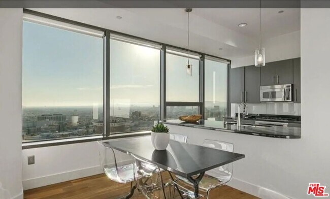 Building Photo - 1100 Wilshire Blvd