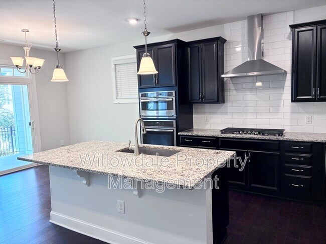 Building Photo - 1309 Little Hills Dr