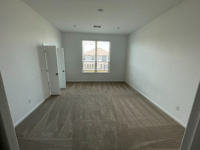 Building Photo - 4135 Balboa Dr