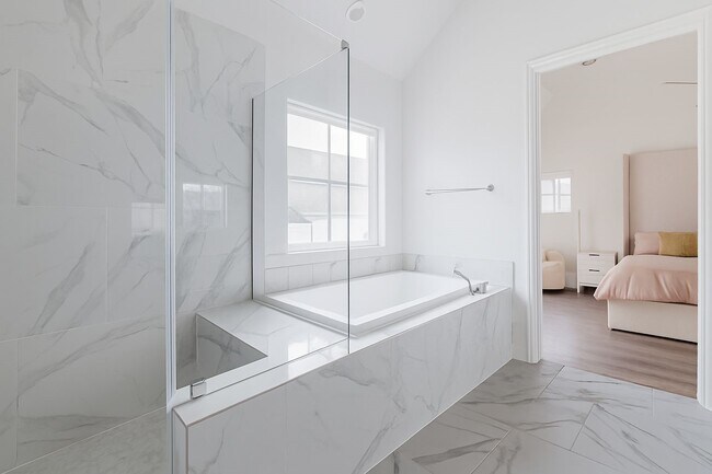 Building Photo - 10760 Craighead Dr