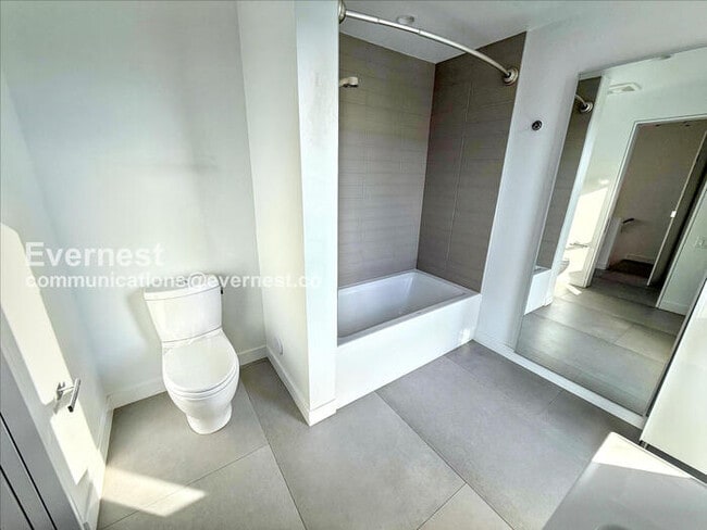 Building Photo - 1717 N 1st Ave