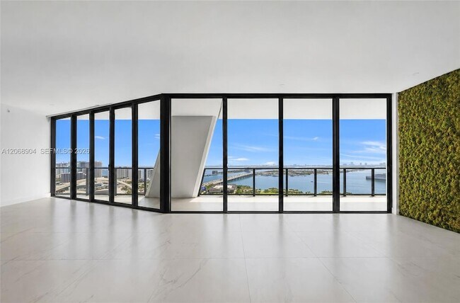 Building Photo - 1000 Biscayne Blvd