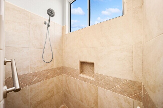 Building Photo - 37762 Drexell Dr