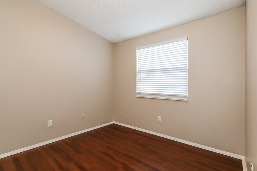 Building Photo - 8060 Creedmoor Dr