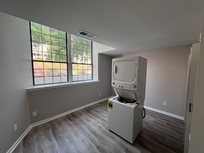 Building Photo - 15 Prospect St