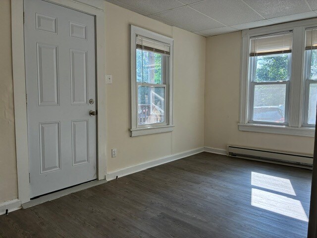 Building Photo - 13 Maple Ave