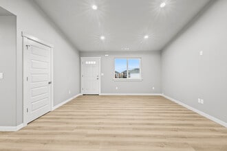 Building Photo - 3002 Helena St