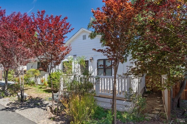 Building Photo - 1554 Laurel St