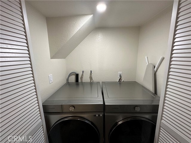 Building Photo - 23878 Lakeview Dr