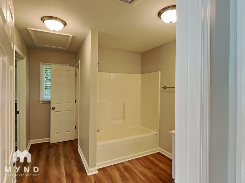 Building Photo - 2716 Goshawk Ln