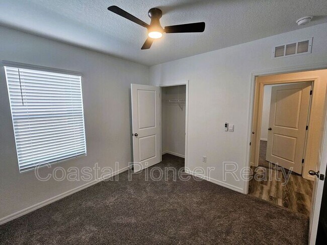 Building Photo - 32476 Weathered Oak Dr