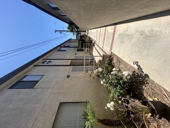 Building Photo - Gardena Commons