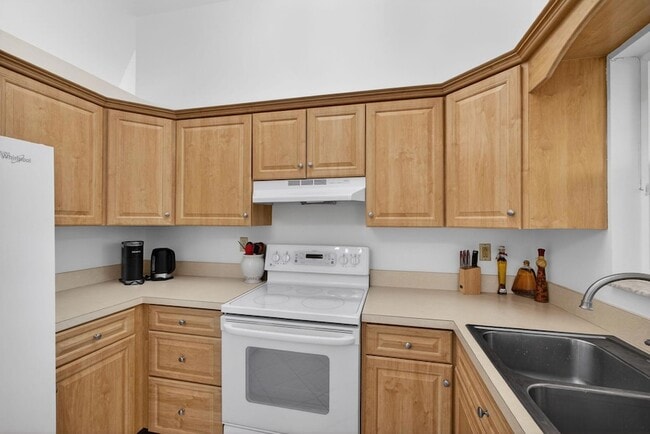 Building Photo - 6223 Kendrick St