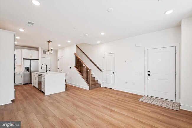 Building Photo - 19820 Lavender Dust Sq