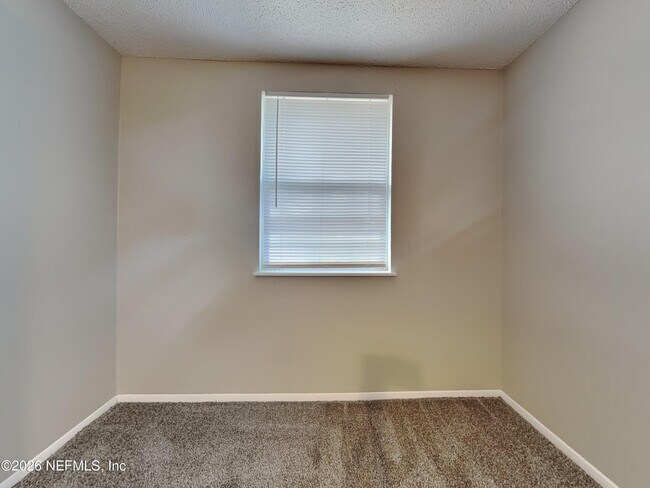 Building Photo - 11749 Kingfisher Ln E