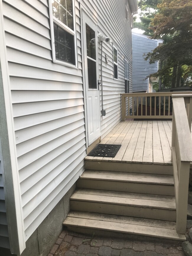 Building Photo - 16 Bowstring Way