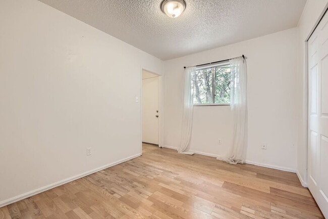 Building Photo - 2517 W Willamette Ave
