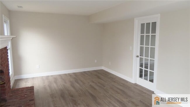 Building Photo - 1 Sturbridge Dr