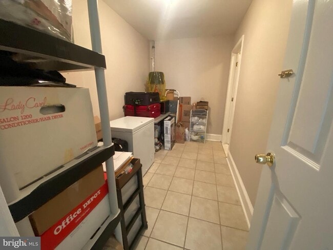 Building Photo - 8207 Stationhouse Ct