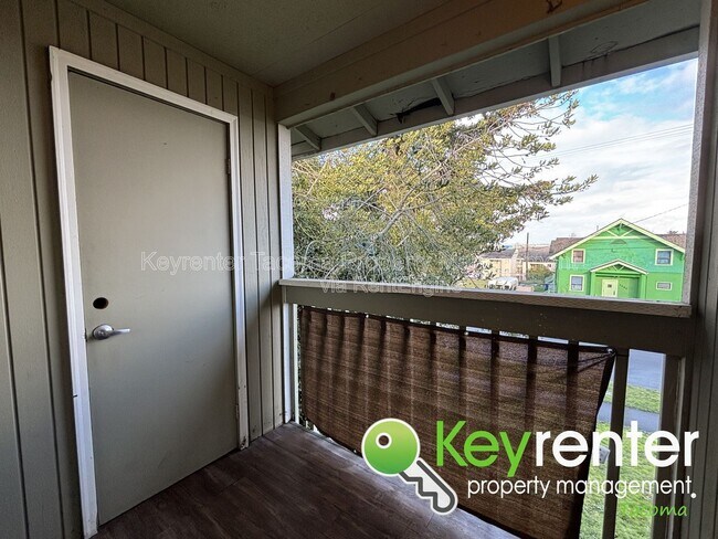 Building Photo - 1412 S I St