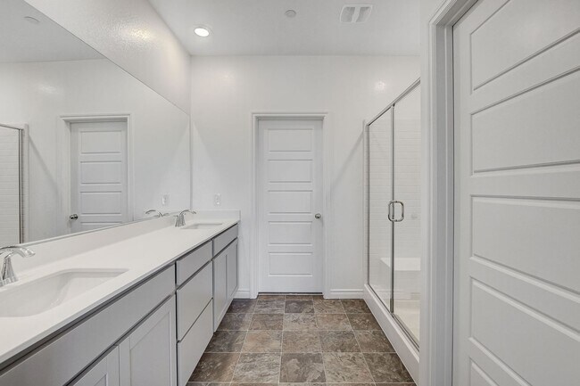 Building Photo - Single Story 3 Bedroom Home in Henderson!