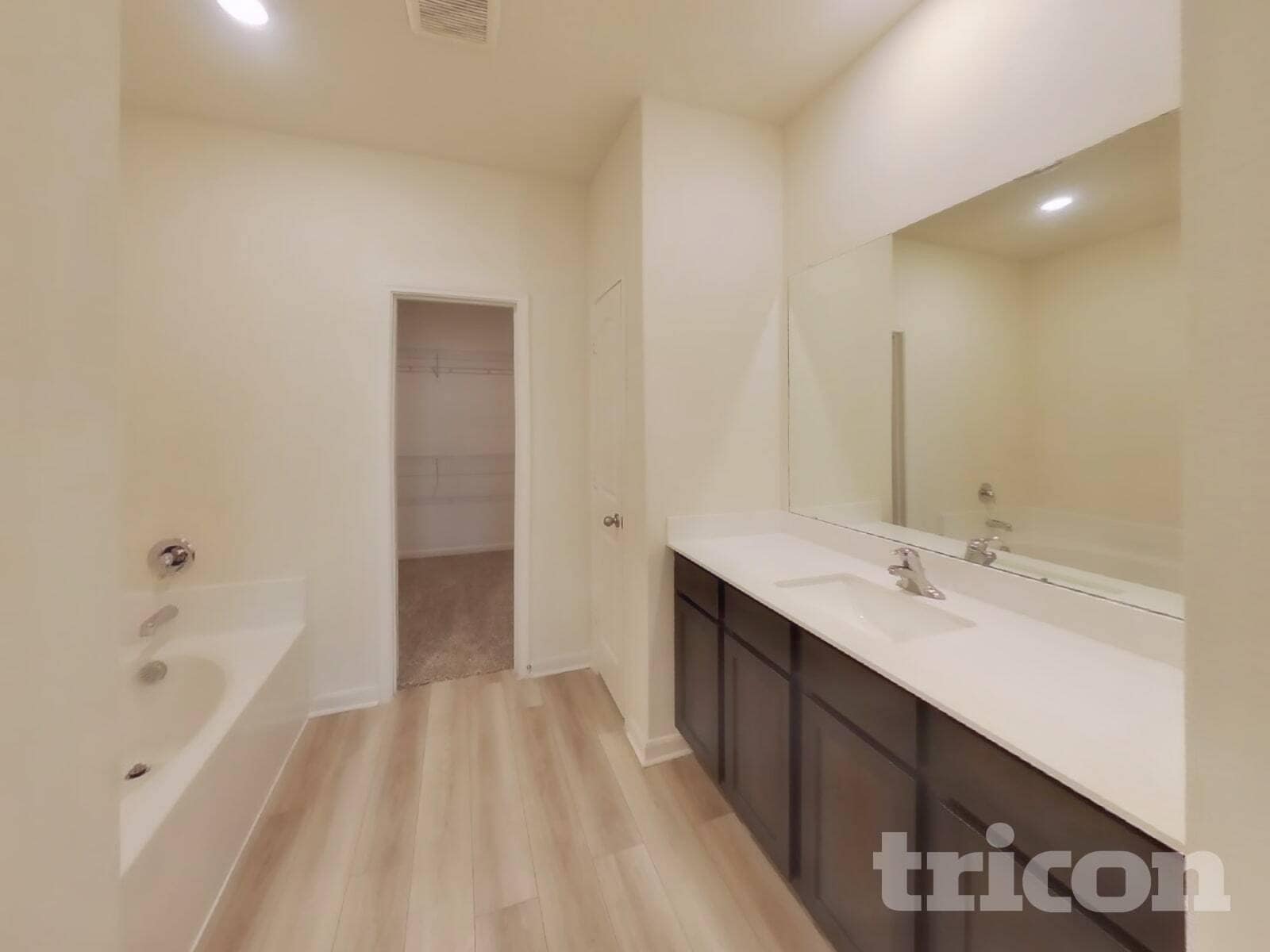 Building Photo - 230 Banjo Trl