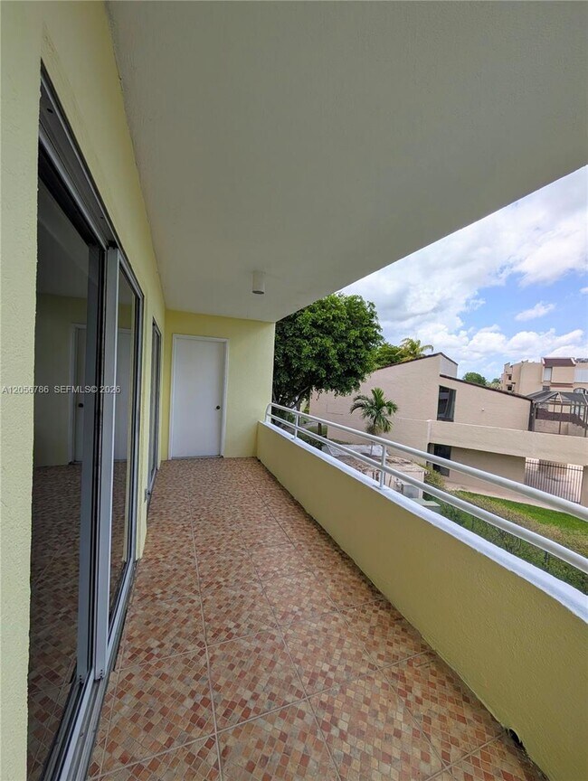 Building Photo - 10765 SW 108th Ave