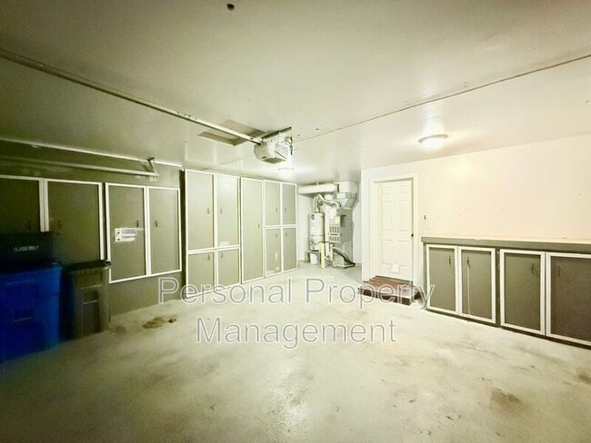 Building Photo - 2312 NE 106th St