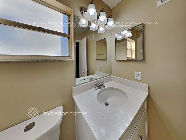 Building Photo - 3856 Stonemont Dr