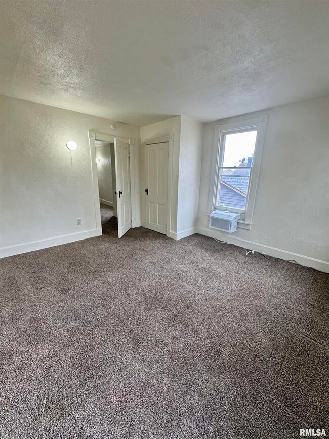 Building Photo - 2325 McKinley Ave