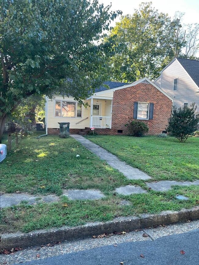 Building Photo - 7406 Wentworth Ave