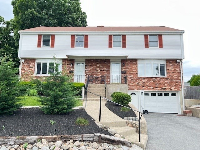Primary Photo - 86 Hawthorne St