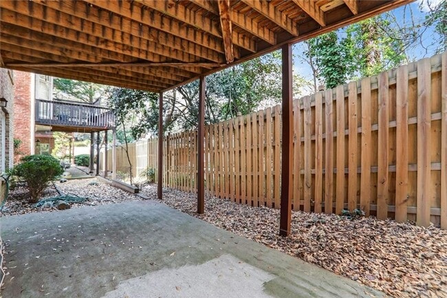 Building Photo - 1128 Ashton Bluff Dr NE