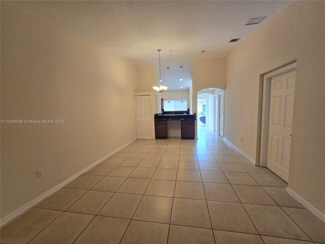 Building Photo - 3906 SW 48th Ave
