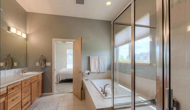 Building Photo - AMAZING LOCATION 5 Bed 4 Bath Home in Loui...
