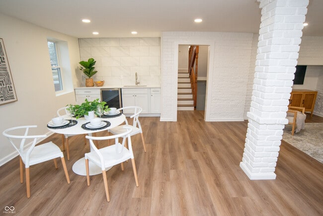 Building Photo - 6337 Cardinal Ln