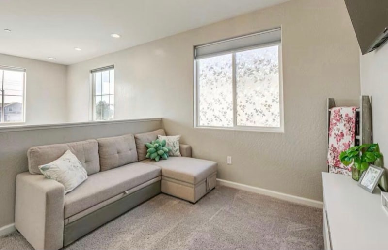 Building Photo - 1030 W Prescott Ave