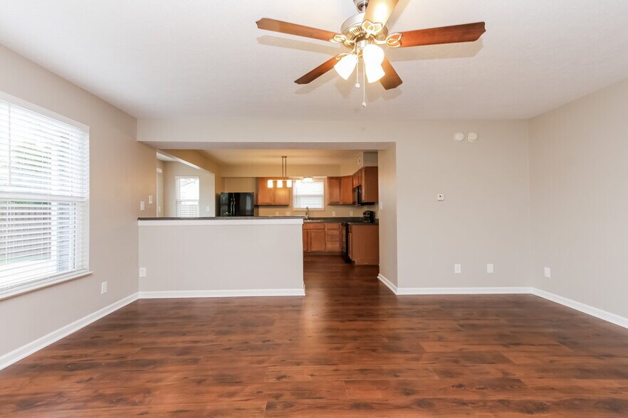 Building Photo - 8047 Twin River Dr